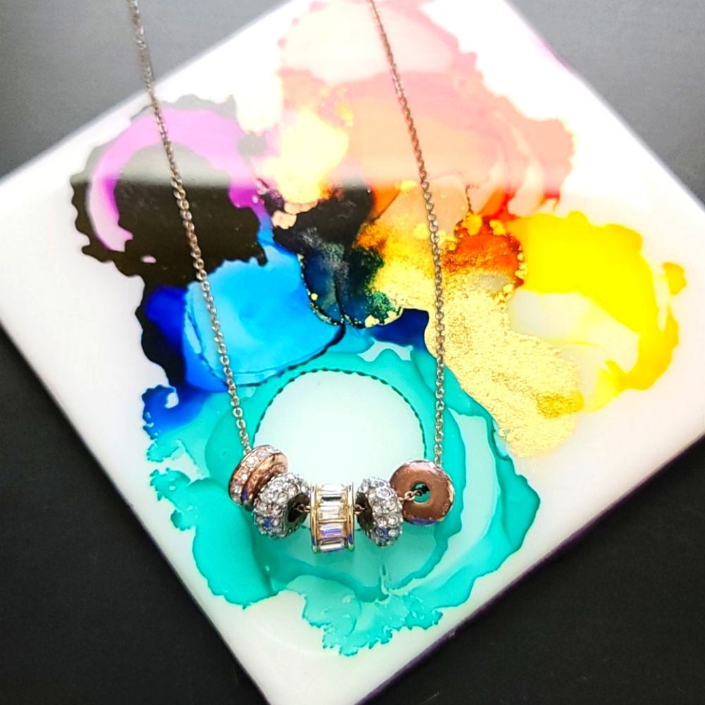 9/28 BANANA REPUBLIC NECKLACE